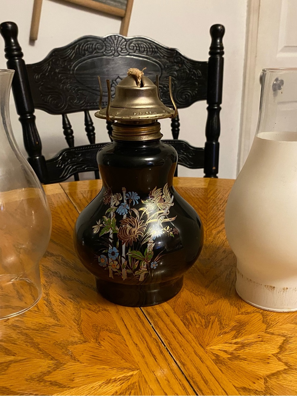 Vintage Kaadan LTD Black Floral Design Hurricane Glass Oil Lamp Light & Chimneys